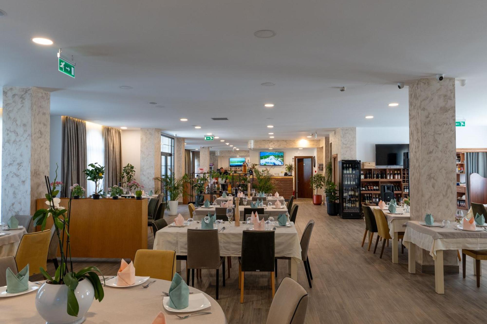 Acros Resort Vlore Ngoại thất bức ảnh