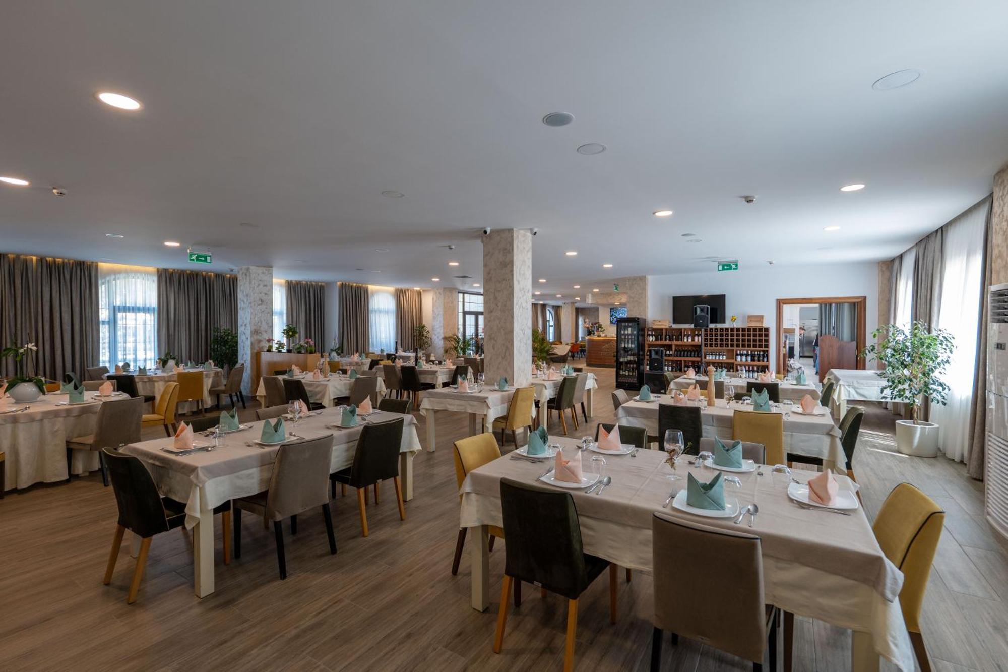 Acros Resort Vlore Ngoại thất bức ảnh